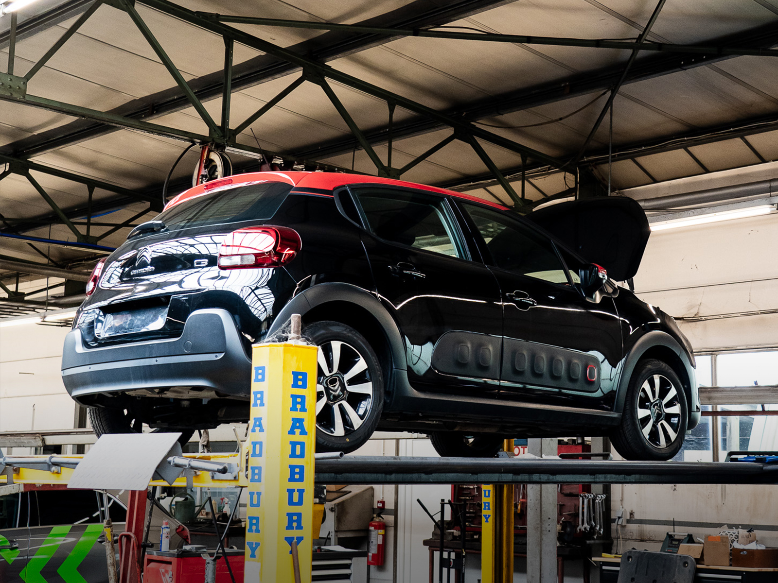 MyNxtCar professional technicians at work